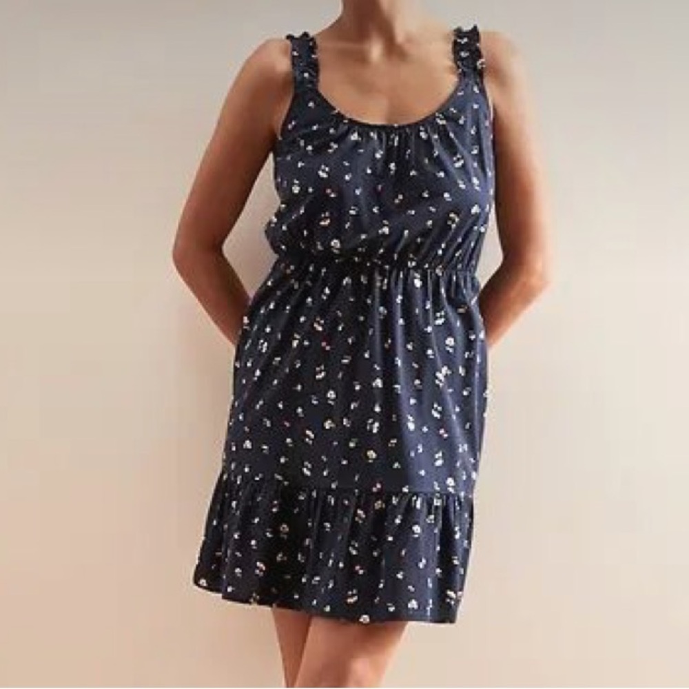 ⭐️⭐️SALE- 2 for $25⭐️⭐️ NWT Banana Rep Factory Nvy Floral Fit & Flare Dress Sz M